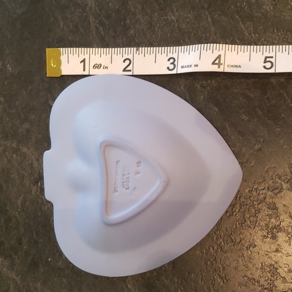 Adorable Wedgewood jasperwear dish - Picture 6 of 6